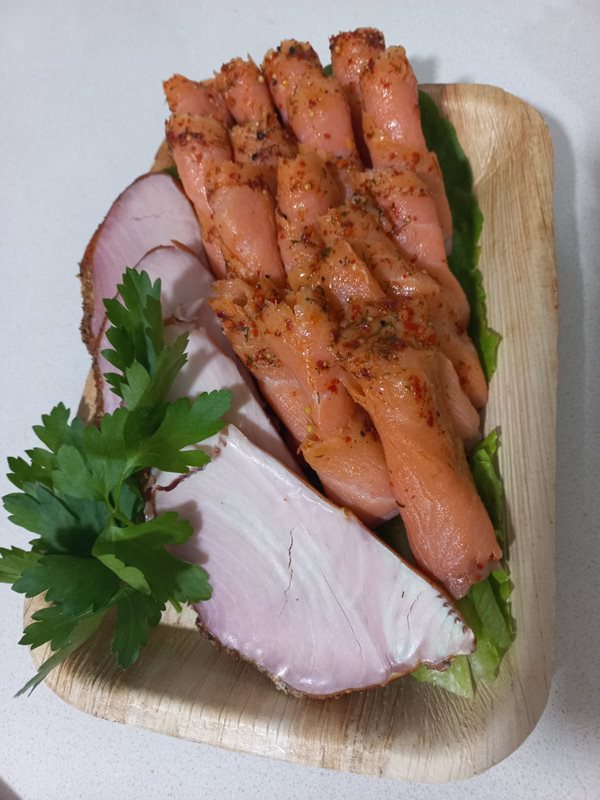 פלטת סלמון מעושן ונסיכה/טונה מעושנת